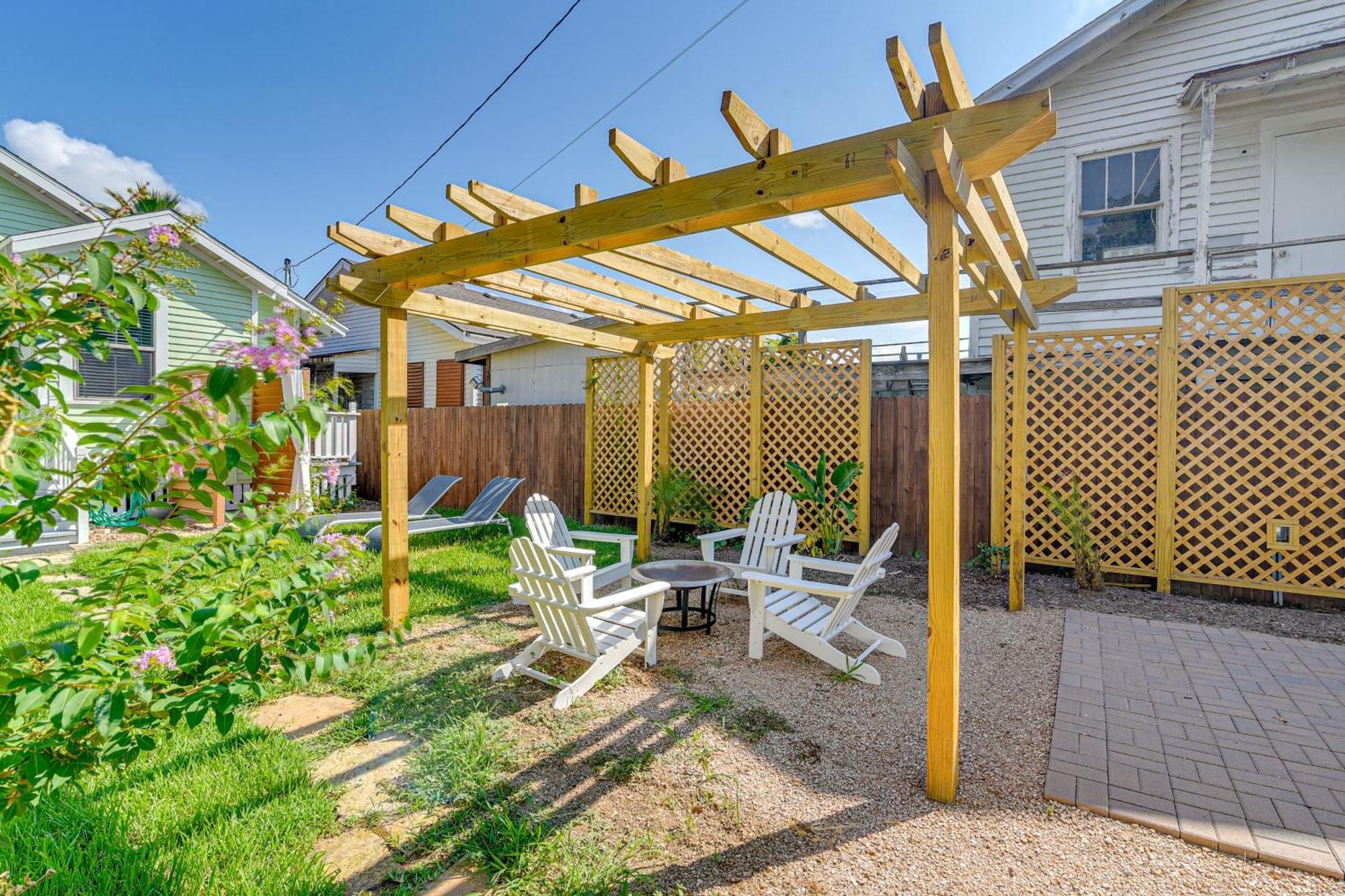 Walk To Galveston Beach Texas Home With Fenced Yard Exterior foto