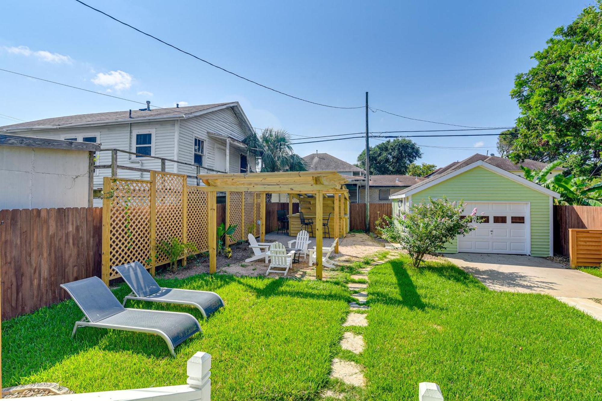 Walk To Galveston Beach Texas Home With Fenced Yard Exterior foto
