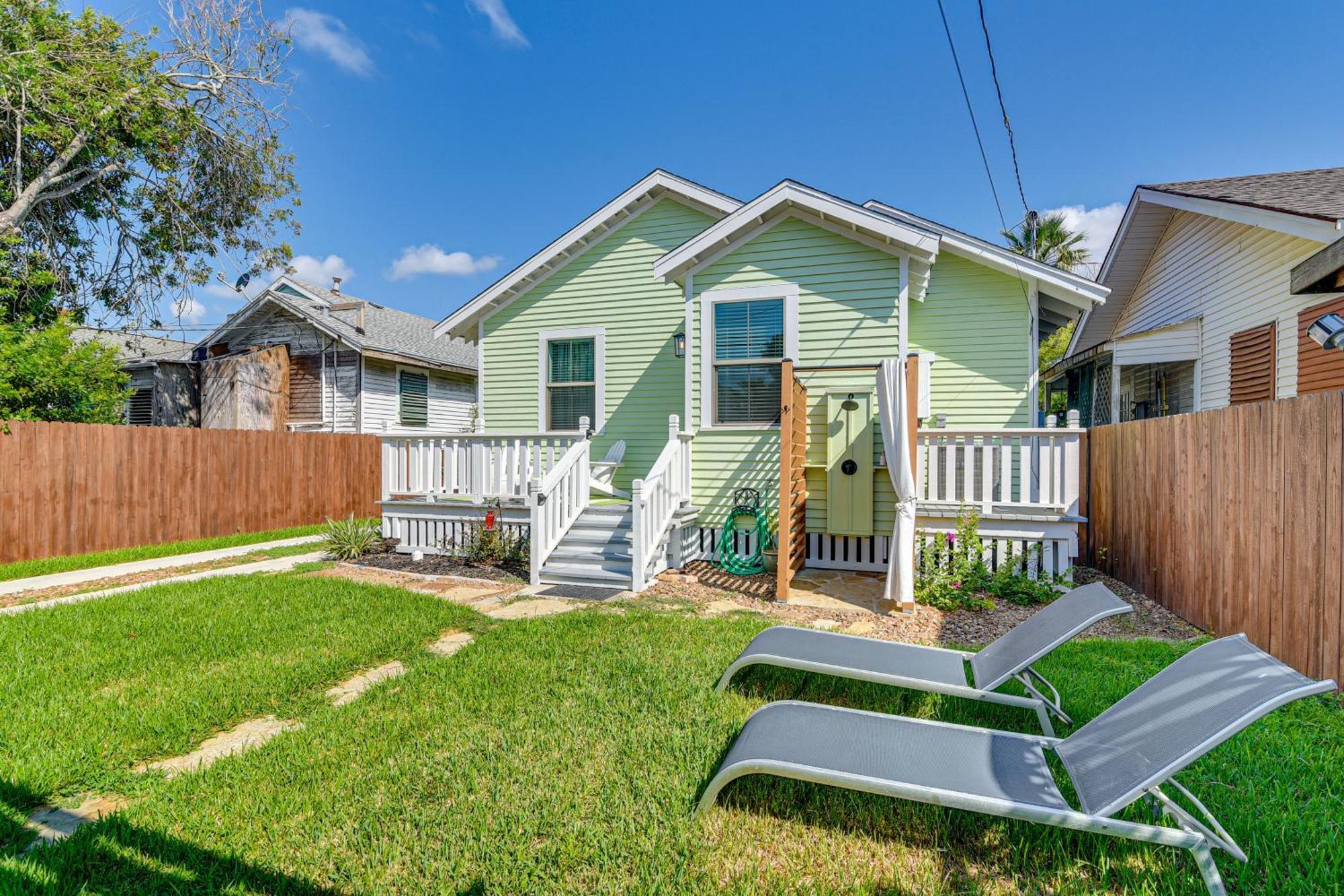 Walk To Galveston Beach Texas Home With Fenced Yard Exterior foto